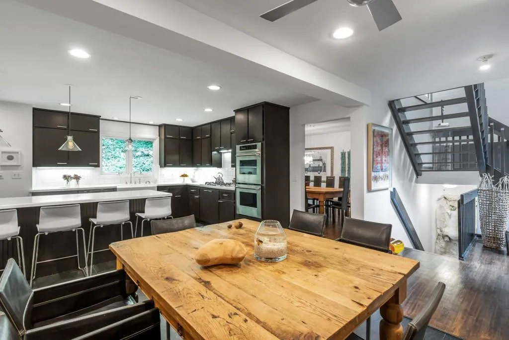 105 Inland Drive, Atlanta, Georgia 30342, 4 Bedrooms Bedrooms, ,4 BathroomsBathrooms,Residential,Sold,105 Inland Drive,6737116