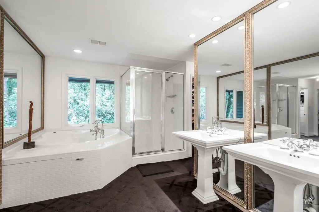 105 Inland Drive, Atlanta, Georgia 30342, 4 Bedrooms Bedrooms, ,4 BathroomsBathrooms,Residential,Sold,105 Inland Drive,6737116