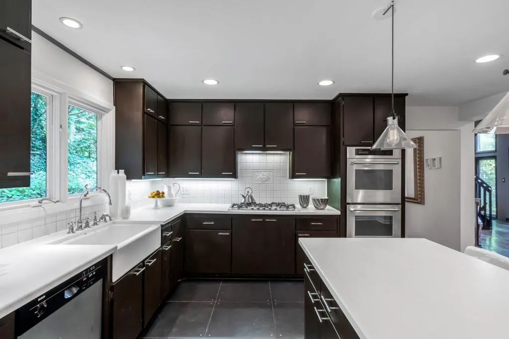 105 Inland Drive, Atlanta, Georgia 30342, 4 Bedrooms Bedrooms, ,4 BathroomsBathrooms,Residential,Sold,105 Inland Drive,6737116