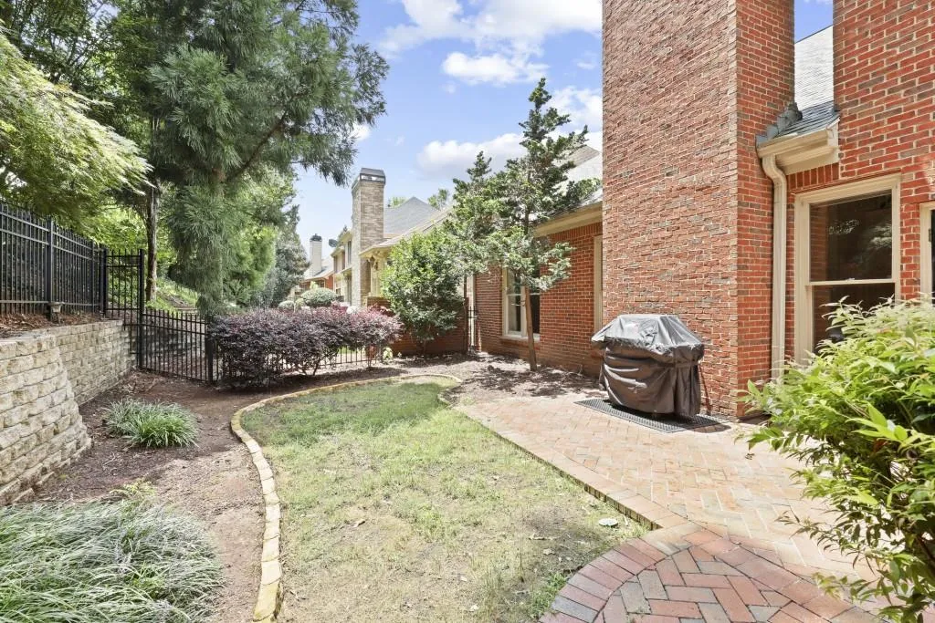 6330 Glen Oaks Lane, Atlanta, Georgia 30328, 4 Bedrooms Bedrooms, ,3 BathroomsBathrooms,Residential,Sold,6330 Glen Oaks Lane,6927444