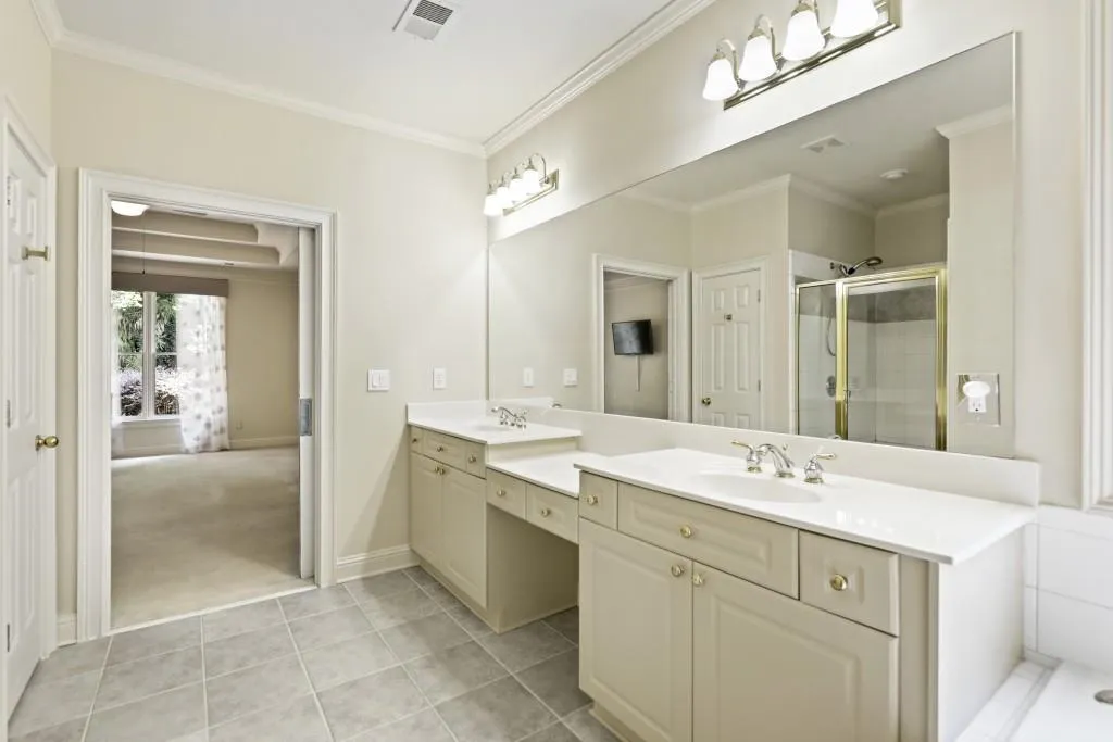6330 Glen Oaks Lane, Atlanta, Georgia 30328, 4 Bedrooms Bedrooms, ,3 BathroomsBathrooms,Residential,Sold,6330 Glen Oaks Lane,6927444