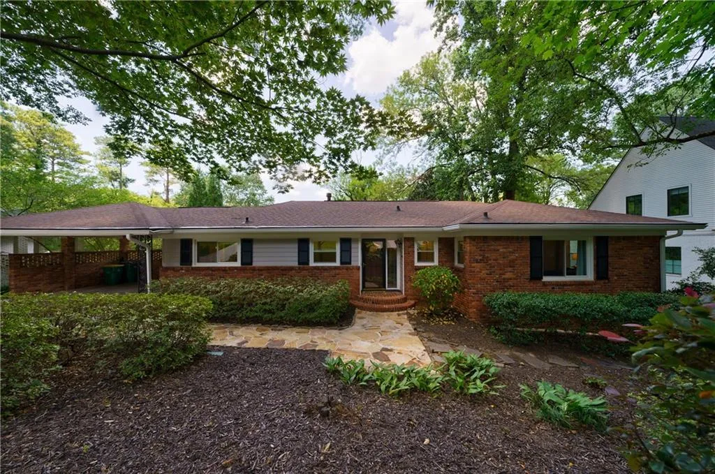 840 Starlight Drive, Atlanta, Georgia 30342, 4 Bedrooms Bedrooms, ,3 BathroomsBathrooms,Residential,Sold,840 Starlight Drive,7248616