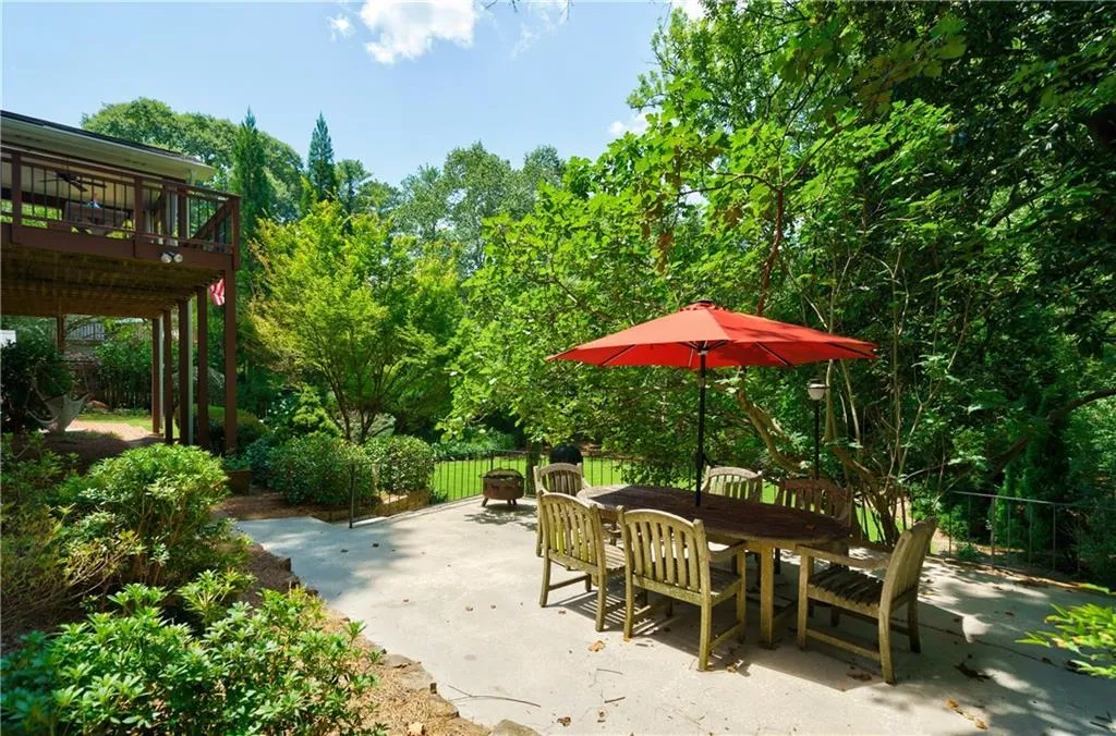 840 Starlight Drive, Atlanta, Georgia 30342, 4 Bedrooms Bedrooms, ,3 BathroomsBathrooms,Residential,Sold,840 Starlight Drive,7248616