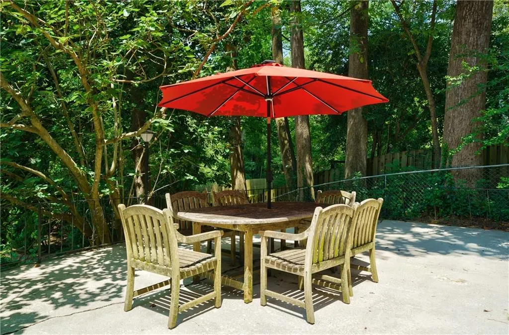 840 Starlight Drive, Atlanta, Georgia 30342, 4 Bedrooms Bedrooms, ,3 BathroomsBathrooms,Residential,Sold,840 Starlight Drive,7248616