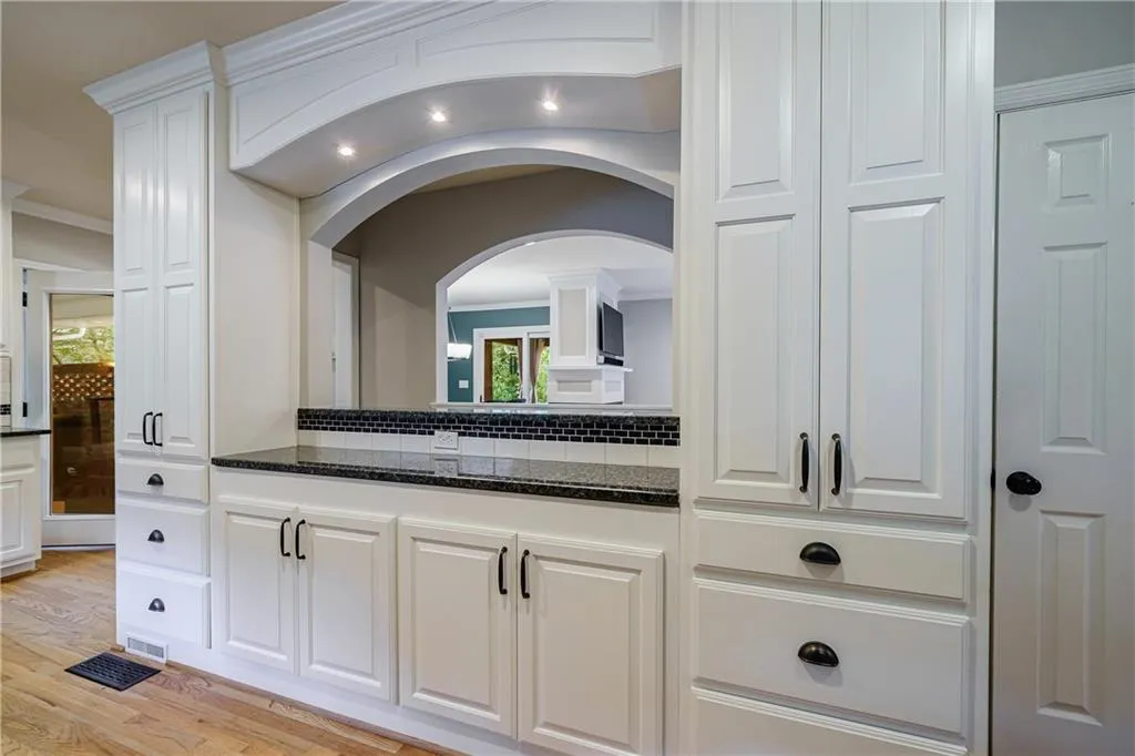 840 Starlight Drive, Atlanta, Georgia 30342, 4 Bedrooms Bedrooms, ,3 BathroomsBathrooms,Residential,Sold,840 Starlight Drive,7248616