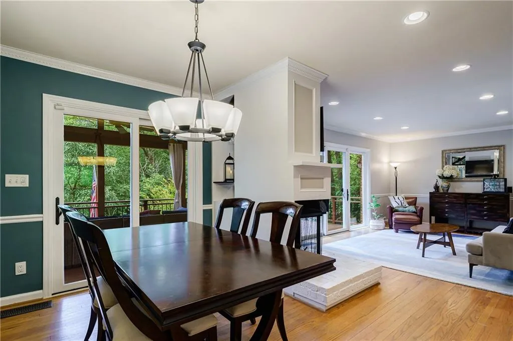 840 Starlight Drive, Atlanta, Georgia 30342, 4 Bedrooms Bedrooms, ,3 BathroomsBathrooms,Residential,Sold,840 Starlight Drive,7248616