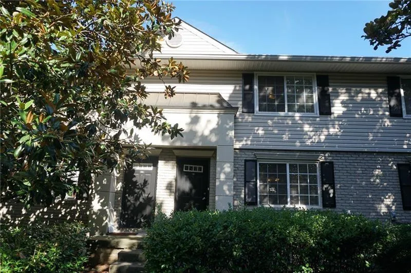 6940 Roswell Road Ne Unit 1b, Atlanta, Georgia 30328, 2 Bedrooms Bedrooms, ,1 BathroomBathrooms,Residential,Sold,6940 Roswell Road Ne Unit 1b,6756838