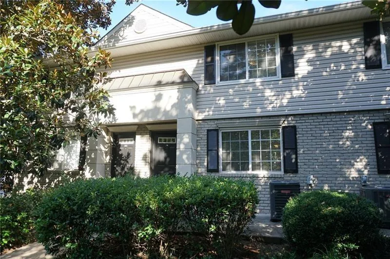 6940 Roswell Road Ne Unit 1b, Atlanta, Georgia 30328, 2 Bedrooms Bedrooms, ,1 BathroomBathrooms,Residential,Sold,6940 Roswell Road Ne Unit 1b,6756838