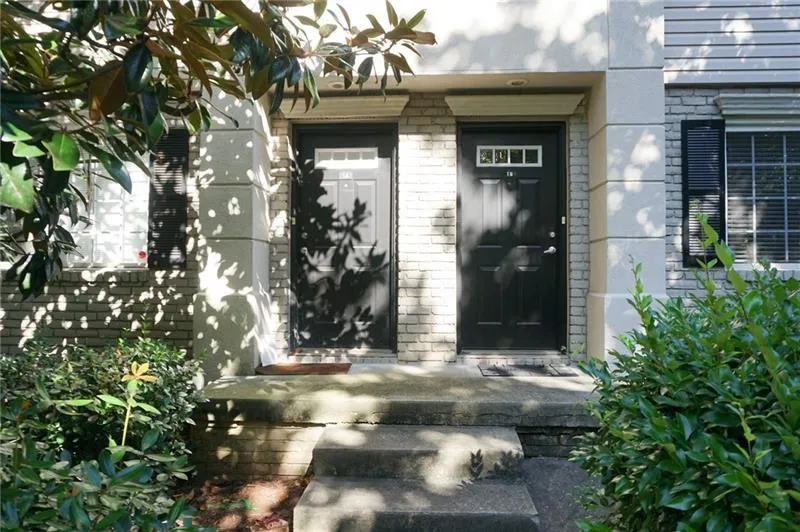 6940 Roswell Road Ne Unit 1b, Atlanta, Georgia 30328, 2 Bedrooms Bedrooms, ,1 BathroomBathrooms,Residential,Sold,6940 Roswell Road Ne Unit 1b,6756838