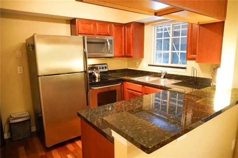 6940 Roswell Road Ne Unit 1b, Atlanta, Georgia 30328, 2 Bedrooms Bedrooms, ,1 BathroomBathrooms,Residential,Sold,6940 Roswell Road Ne Unit 1b,6756838