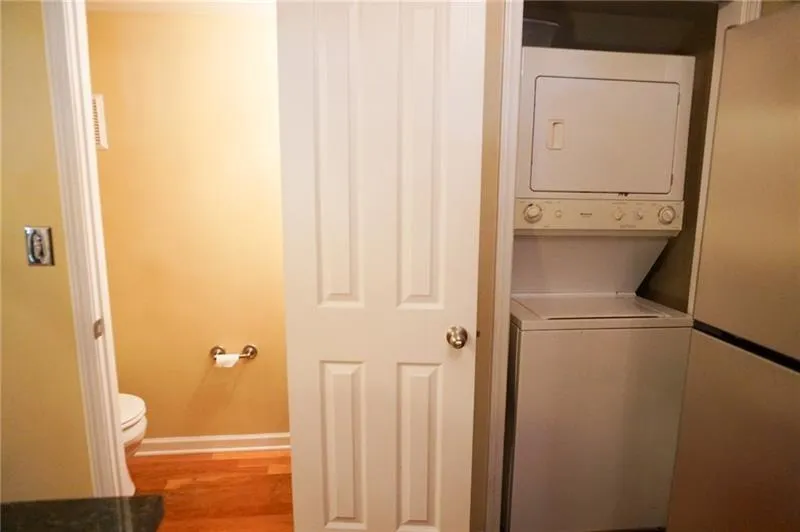 6940 Roswell Road Ne Unit 1b, Atlanta, Georgia 30328, 2 Bedrooms Bedrooms, ,1 BathroomBathrooms,Residential,Sold,6940 Roswell Road Ne Unit 1b,6756838