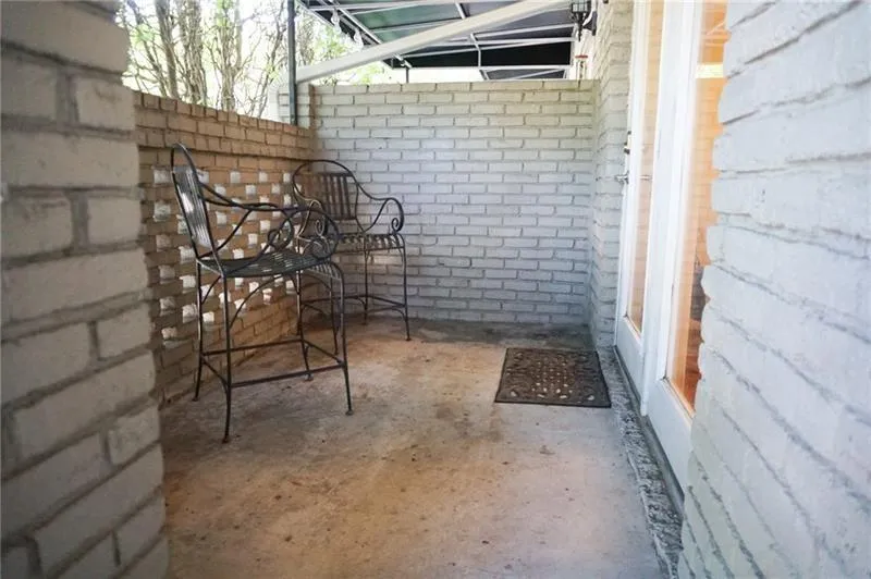 6940 Roswell Road Ne Unit 1b, Atlanta, Georgia 30328, 2 Bedrooms Bedrooms, ,1 BathroomBathrooms,Residential,Sold,6940 Roswell Road Ne Unit 1b,6756838