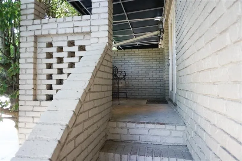 6940 Roswell Road Ne Unit 1b, Atlanta, Georgia 30328, 2 Bedrooms Bedrooms, ,1 BathroomBathrooms,Residential,Sold,6940 Roswell Road Ne Unit 1b,6756838