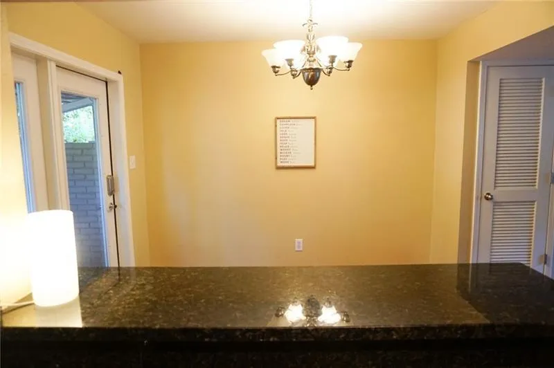 6940 Roswell Road Ne Unit 1b, Atlanta, Georgia 30328, 2 Bedrooms Bedrooms, ,1 BathroomBathrooms,Residential,Sold,6940 Roswell Road Ne Unit 1b,6756838