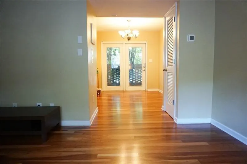 6940 Roswell Road Ne Unit 1b, Atlanta, Georgia 30328, 2 Bedrooms Bedrooms, ,1 BathroomBathrooms,Residential,Sold,6940 Roswell Road Ne Unit 1b,6756838