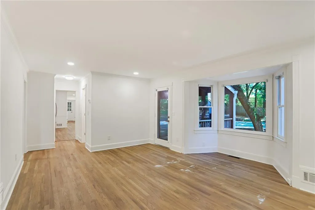 5525 Shiver Summit, Atlanta, Georgia 30342, 4 Bedrooms Bedrooms, ,3 BathroomsBathrooms,Residential,Sold,5525 Shiver Summit,7396989