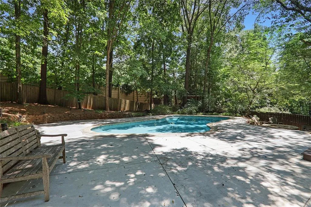 5525 Shiver Summit, Atlanta, Georgia 30342, 4 Bedrooms Bedrooms, ,3 BathroomsBathrooms,Residential,Sold,5525 Shiver Summit,7396989