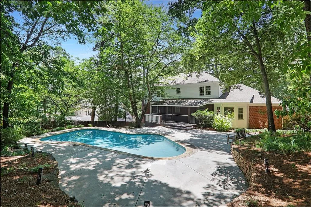 5525 Shiver Summit, Atlanta, Georgia 30342, 4 Bedrooms Bedrooms, ,3 BathroomsBathrooms,Residential,Sold,5525 Shiver Summit,7396989