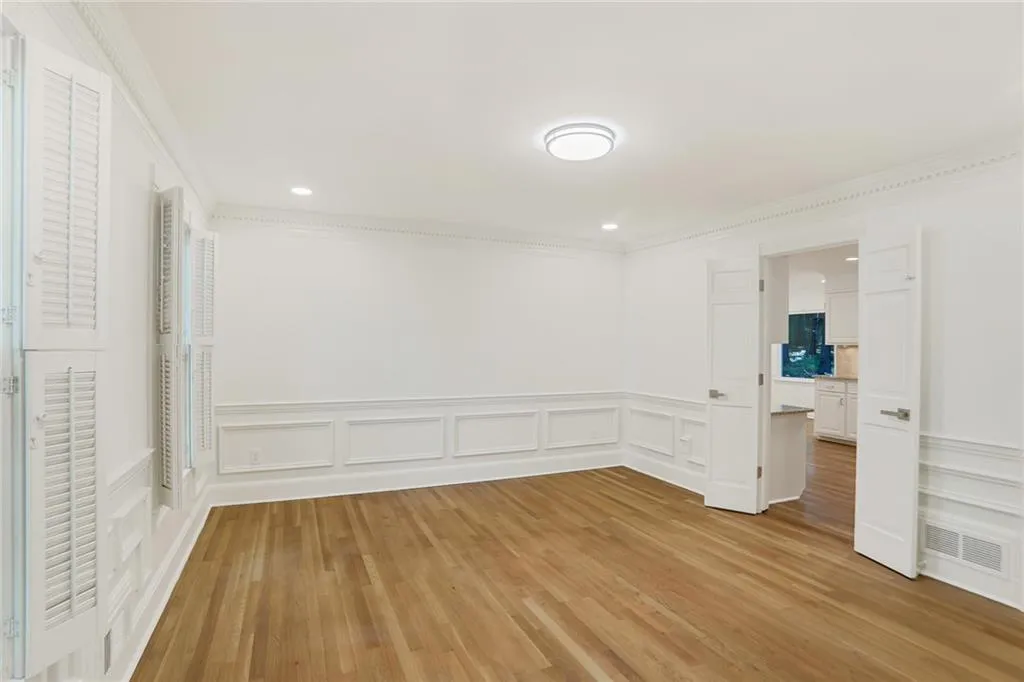 5525 Shiver Summit, Atlanta, Georgia 30342, 4 Bedrooms Bedrooms, ,3 BathroomsBathrooms,Residential,Sold,5525 Shiver Summit,7396989