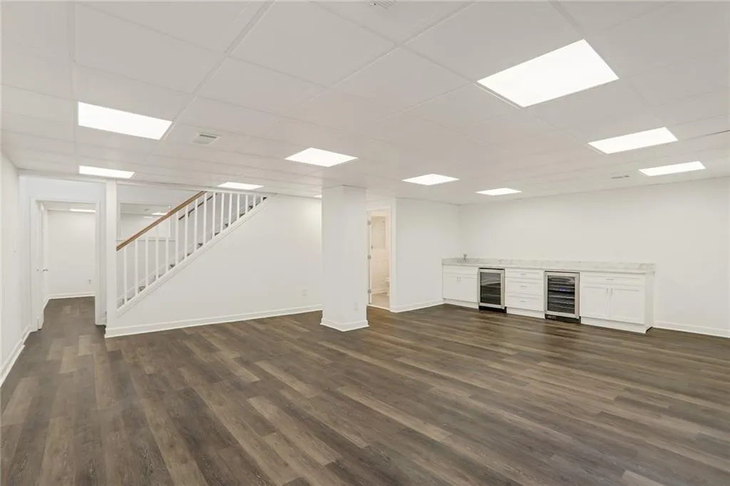 5525 Shiver Summit, Atlanta, Georgia 30342, 4 Bedrooms Bedrooms, ,3 BathroomsBathrooms,Residential,Sold,5525 Shiver Summit,7396989