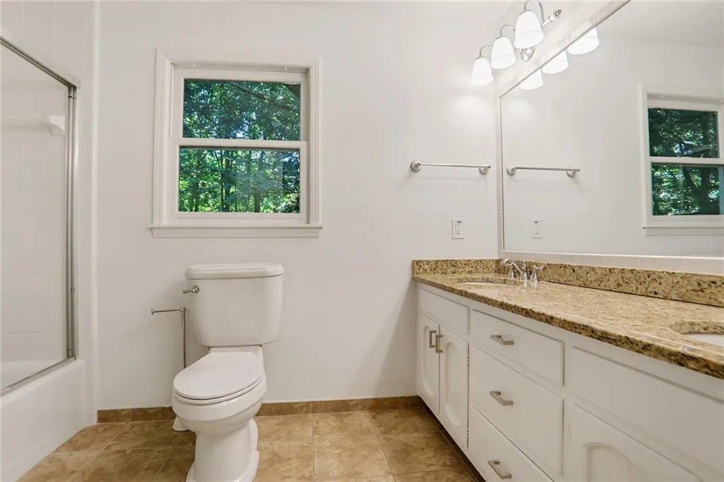 5525 Shiver Summit, Atlanta, Georgia 30342, 4 Bedrooms Bedrooms, ,3 BathroomsBathrooms,Residential,Sold,5525 Shiver Summit,7396989