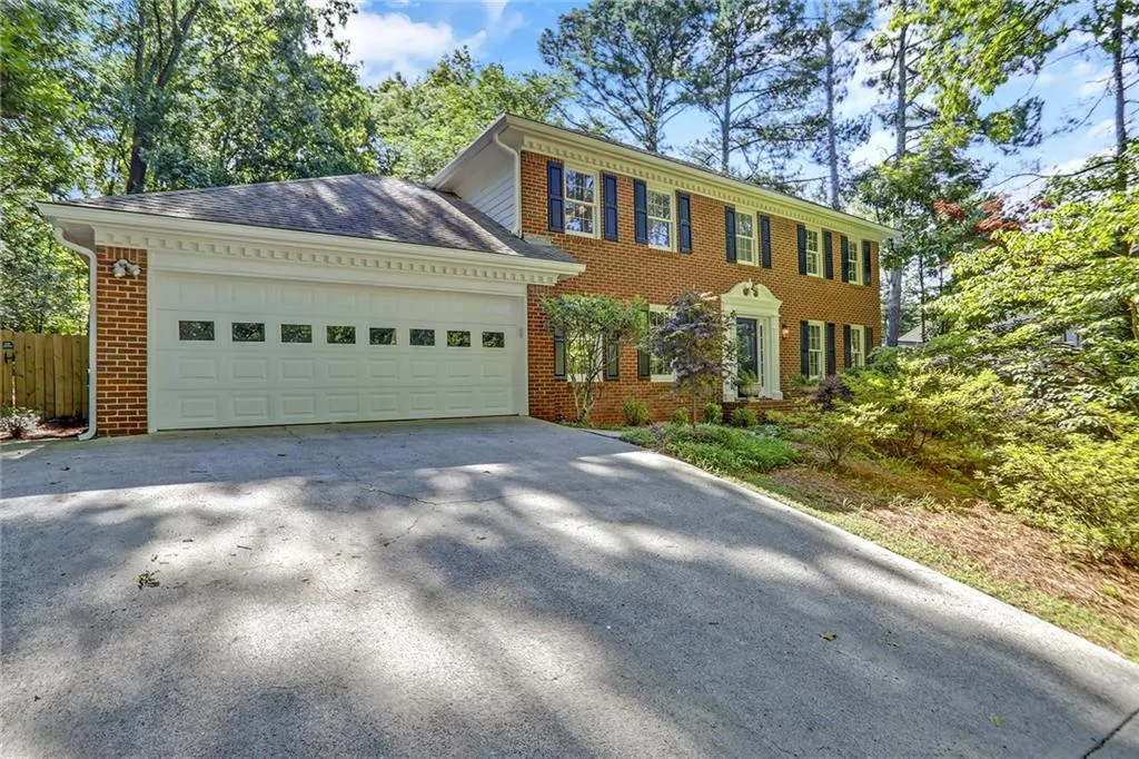 5525 Shiver Summit, Atlanta, Georgia 30342, 4 Bedrooms Bedrooms, ,3 BathroomsBathrooms,Residential,Sold,5525 Shiver Summit,7396989