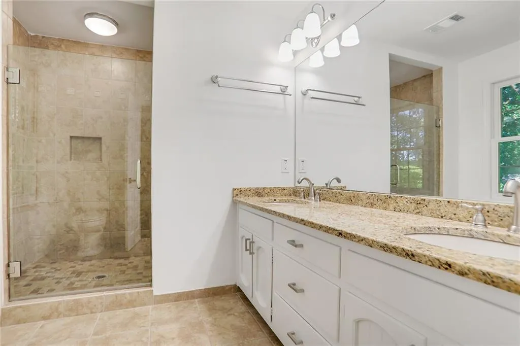 5525 Shiver Summit, Atlanta, Georgia 30342, 4 Bedrooms Bedrooms, ,3 BathroomsBathrooms,Residential,Sold,5525 Shiver Summit,7396989