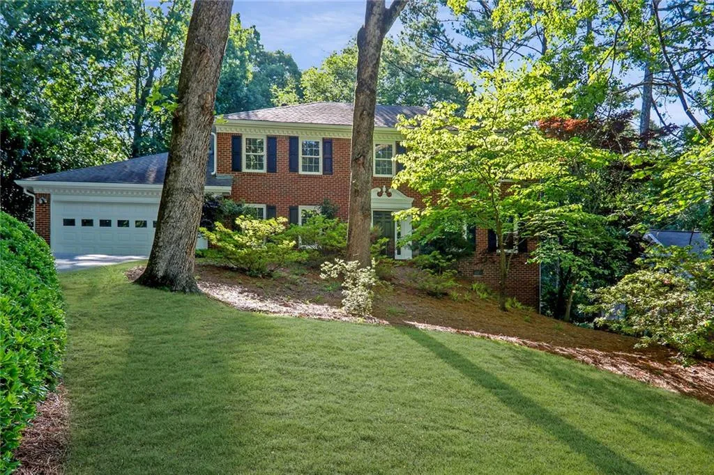 5525 Shiver Summit, Atlanta, Georgia 30342, 4 Bedrooms Bedrooms, ,3 BathroomsBathrooms,Residential,Sold,5525 Shiver Summit,7396989