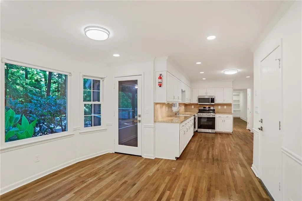 5525 Shiver Summit, Atlanta, Georgia 30342, 4 Bedrooms Bedrooms, ,3 BathroomsBathrooms,Residential,Sold,5525 Shiver Summit,7396989