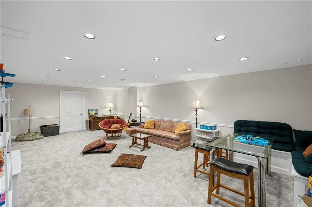 7750 Landowne Drive, Atlanta, Georgia 30350, 6 Bedrooms Bedrooms, ,4 BathroomsBathrooms,Residential,For Sale,7750 Landowne Drive,7635081
