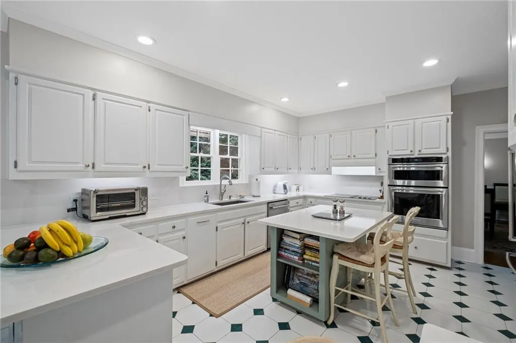 7750 Landowne Drive, Atlanta, Georgia 30350, 6 Bedrooms Bedrooms, ,4 BathroomsBathrooms,Residential,For Sale,7750 Landowne Drive,7635081