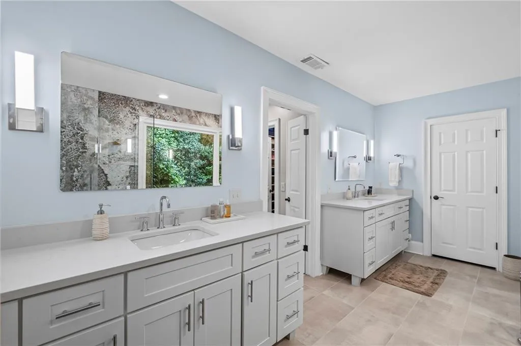 7750 Landowne Drive, Atlanta, Georgia 30350, 6 Bedrooms Bedrooms, ,4 BathroomsBathrooms,Residential,For Sale,7750 Landowne Drive,7635081