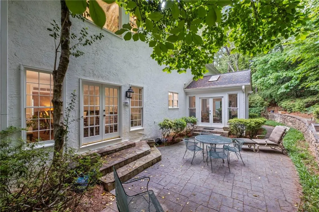 7750 Landowne Drive, Atlanta, Georgia 30350, 6 Bedrooms Bedrooms, ,4 BathroomsBathrooms,Residential,For Sale,7750 Landowne Drive,7635081