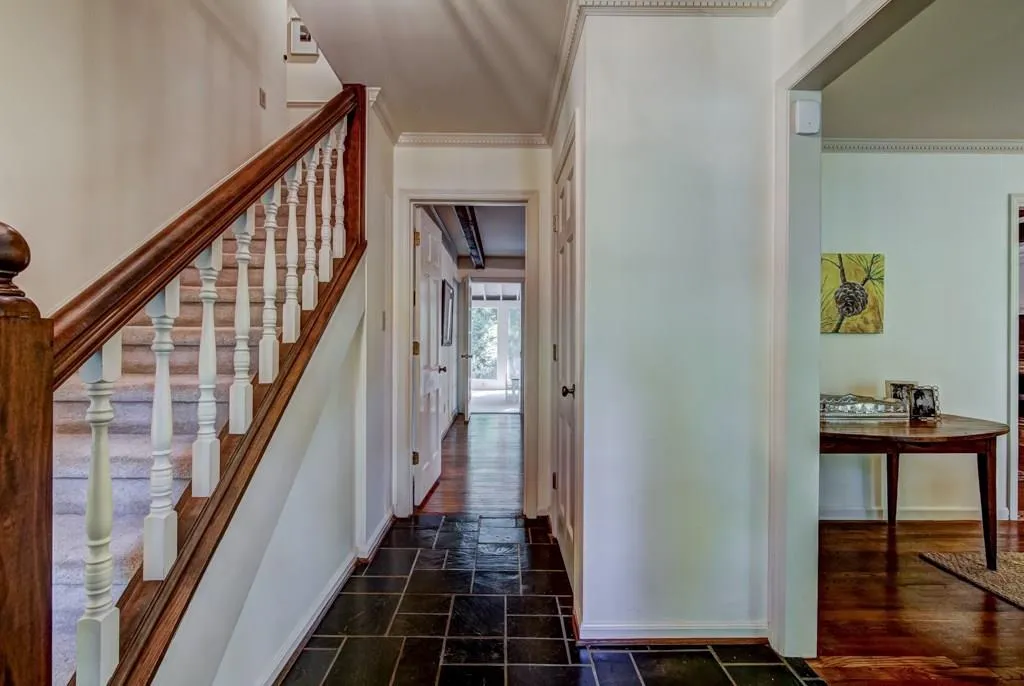 7125 Duncourtney Drive, Atlanta, Georgia 30328, 5 Bedrooms Bedrooms, ,2 BathroomsBathrooms,Residential,Sold,7125 Duncourtney Drive,5897240