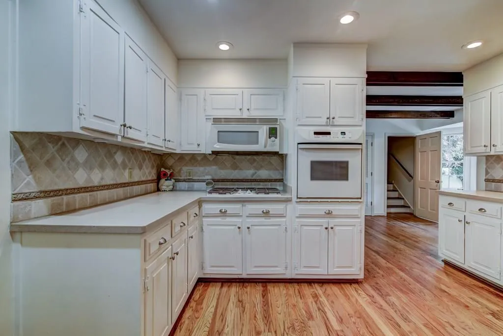 7125 Duncourtney Drive, Atlanta, Georgia 30328, 5 Bedrooms Bedrooms, ,2 BathroomsBathrooms,Residential,Sold,7125 Duncourtney Drive,5897240