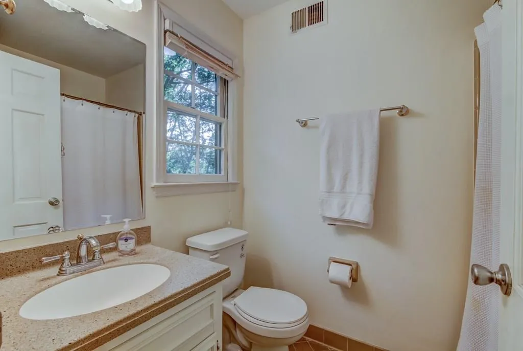 7125 Duncourtney Drive, Atlanta, Georgia 30328, 5 Bedrooms Bedrooms, ,2 BathroomsBathrooms,Residential,Sold,7125 Duncourtney Drive,5897240