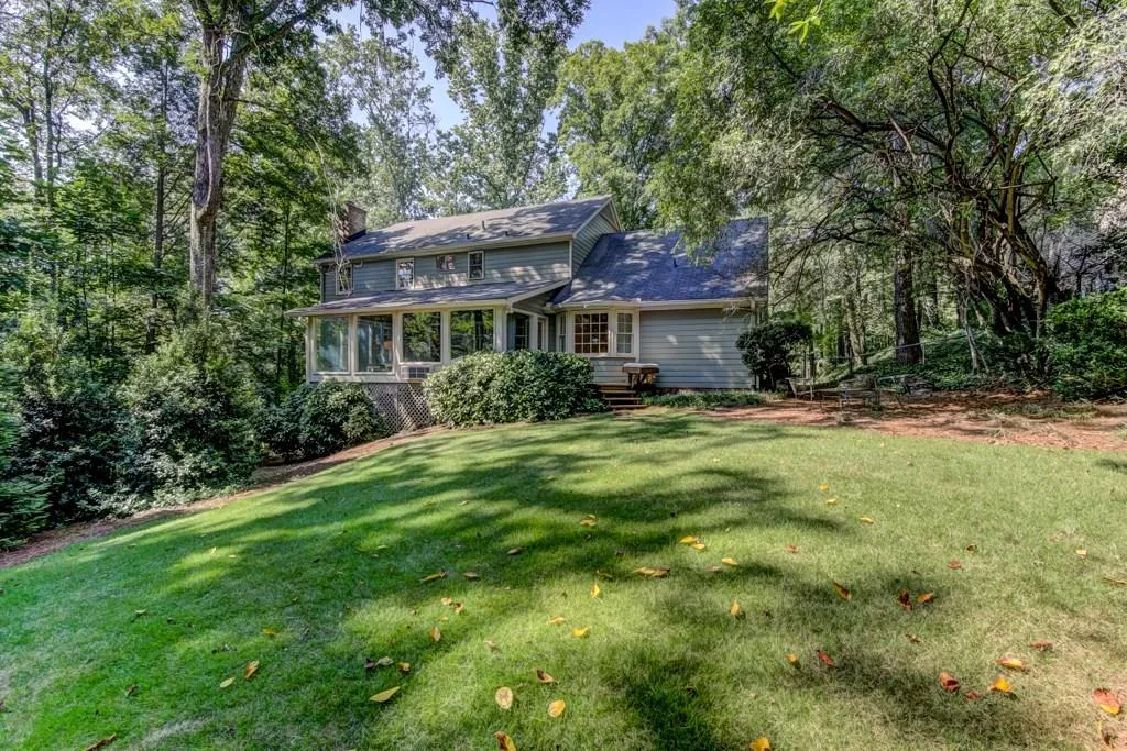 7125 Duncourtney Drive, Atlanta, Georgia 30328, 5 Bedrooms Bedrooms, ,2 BathroomsBathrooms,Residential,Sold,7125 Duncourtney Drive,5897240