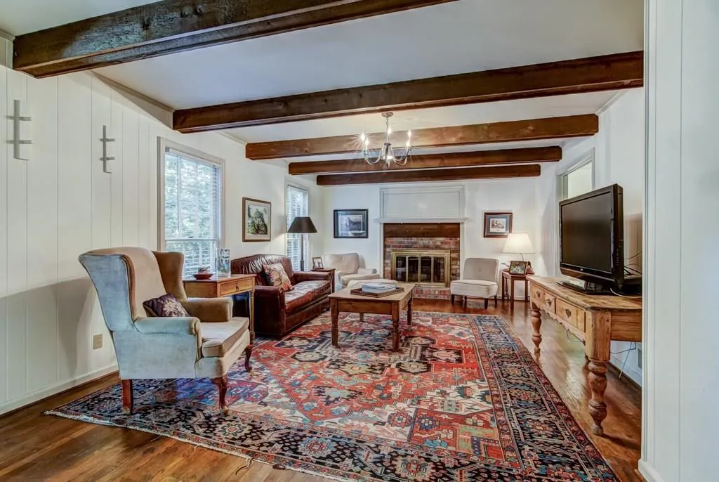 7125 Duncourtney Drive, Atlanta, Georgia 30328, 5 Bedrooms Bedrooms, ,2 BathroomsBathrooms,Residential,Sold,7125 Duncourtney Drive,5897240