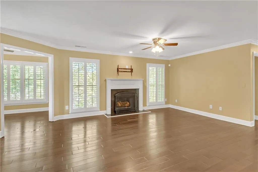 900 Camden Court, Atlanta, Georgia 30327, 2 Bedrooms Bedrooms, ,2 BathroomsBathrooms,Residential,Sold,900 Camden Court,7515858