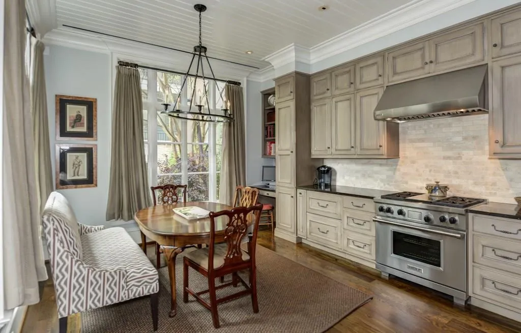 2440 Peachtree Road Nw Unit 7, Atlanta, Georgia 30305, 3 Bedrooms Bedrooms, ,5 BathroomsBathrooms,Residential,Sold,2440 Peachtree Road Nw Unit 7,5676388