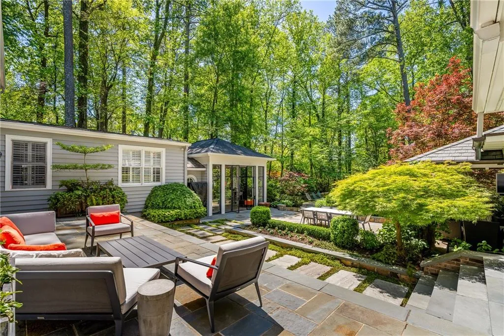 View of patio featuring outdoor lounge area