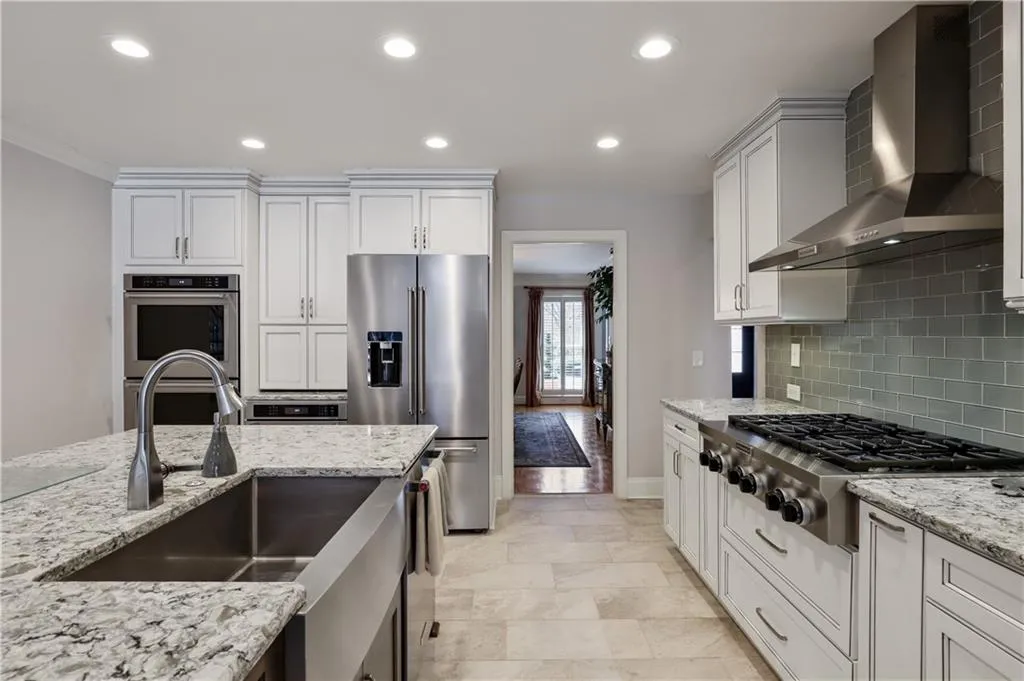 675 River Chase Ridge, Sandy Springs, Georgia 30328, 5 Bedrooms Bedrooms, ,5 BathroomsBathrooms,Residential,Sold,675 River Chase Ridge,7001664