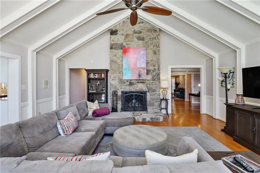 675 River Chase Ridge, Sandy Springs, Georgia 30328, 5 Bedrooms Bedrooms, ,5 BathroomsBathrooms,Residential,Sold,675 River Chase Ridge,7001664