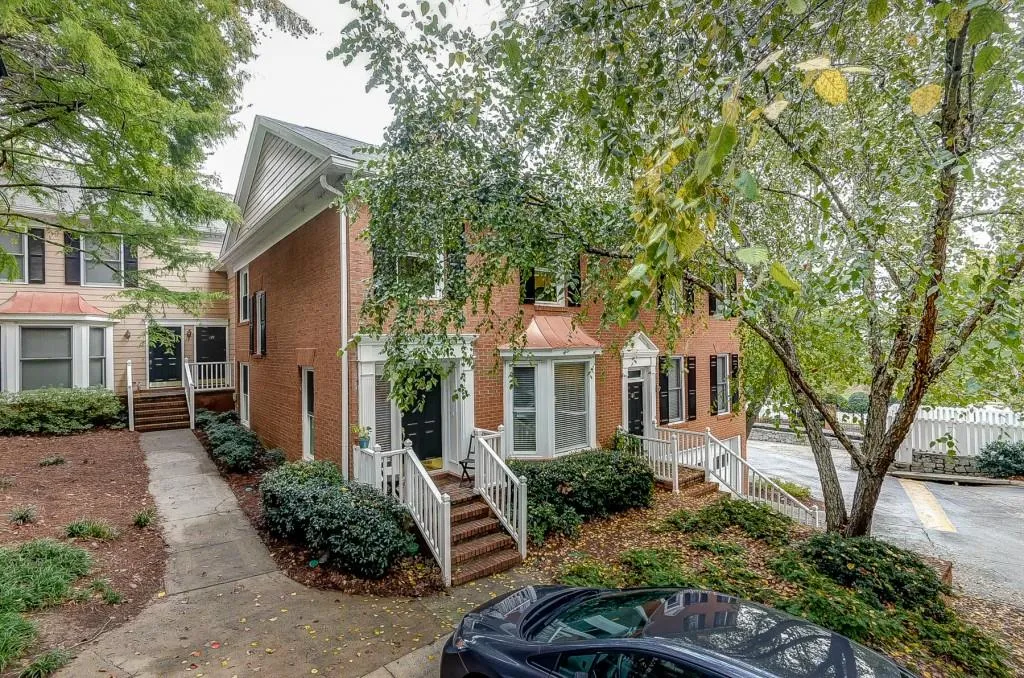7500 Roswell Road Unit 120, Sandy Springs, Georgia 30350, 3 Bedrooms Bedrooms, ,2 BathroomsBathrooms,Residential,Sold,7500 Roswell Road Unit 120,5919971