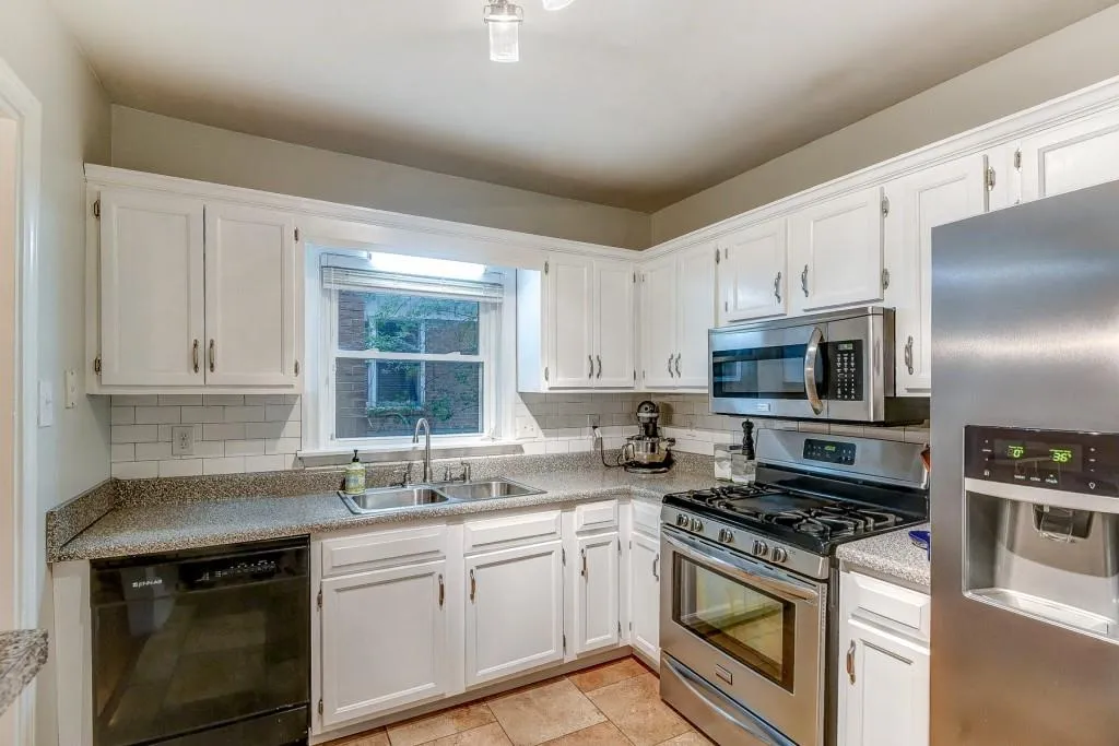 7500 Roswell Road Unit 120, Sandy Springs, Georgia 30350, 3 Bedrooms Bedrooms, ,2 BathroomsBathrooms,Residential,Sold,7500 Roswell Road Unit 120,5919971