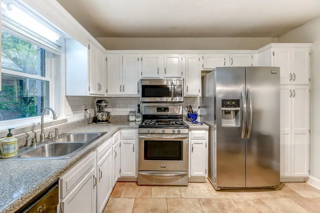 7500 Roswell Road Unit 120, Sandy Springs, Georgia 30350, 3 Bedrooms Bedrooms, ,2 BathroomsBathrooms,Residential,Sold,7500 Roswell Road Unit 120,5919971