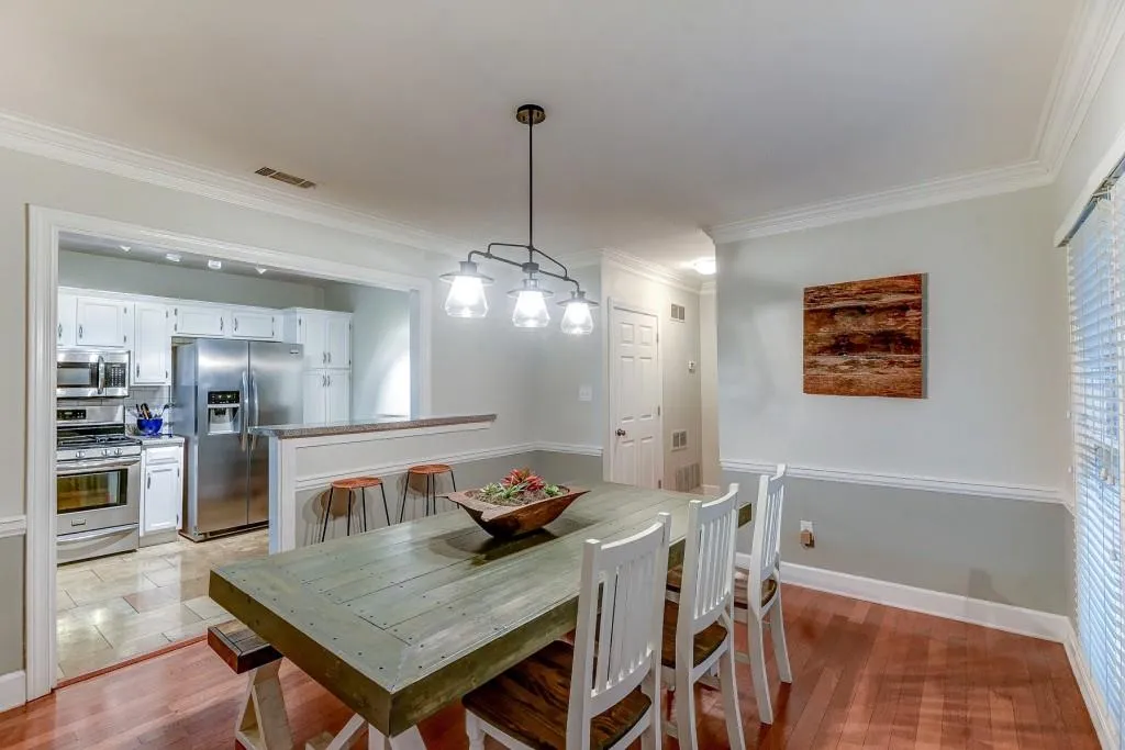 7500 Roswell Road Unit 120, Sandy Springs, Georgia 30350, 3 Bedrooms Bedrooms, ,2 BathroomsBathrooms,Residential,Sold,7500 Roswell Road Unit 120,5919971