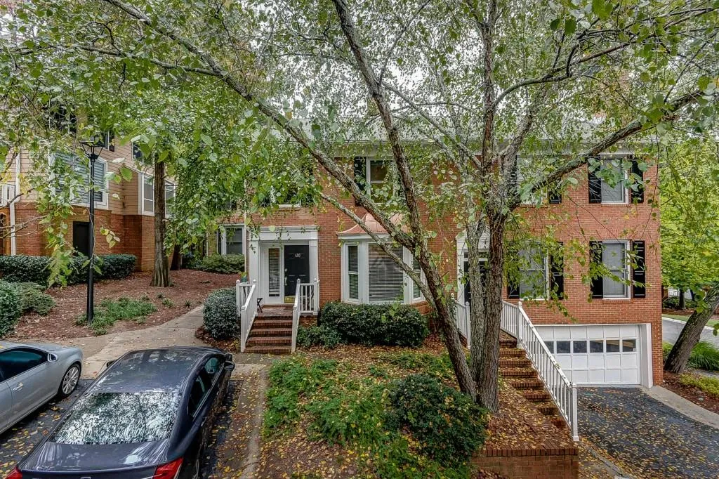 7500 Roswell Road Unit 120, Sandy Springs, Georgia 30350, 3 Bedrooms Bedrooms, ,2 BathroomsBathrooms,Residential,Sold,7500 Roswell Road Unit 120,5919971