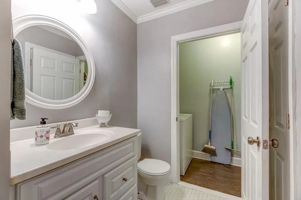 7500 Roswell Road Unit 120, Sandy Springs, Georgia 30350, 3 Bedrooms Bedrooms, ,2 BathroomsBathrooms,Residential,Sold,7500 Roswell Road Unit 120,5919971