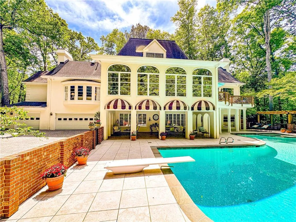 5935 Winterthur Ridge, Sandy Springs, Georgia 30328, 5 Bedrooms Bedrooms, ,4 BathroomsBathrooms,Residential,Sold,5935 Winterthur Ridge,7202795